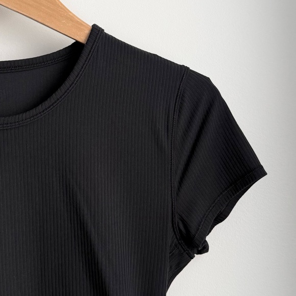 lululemon all it takes back-twist short sleeve - Picture 3 of 14